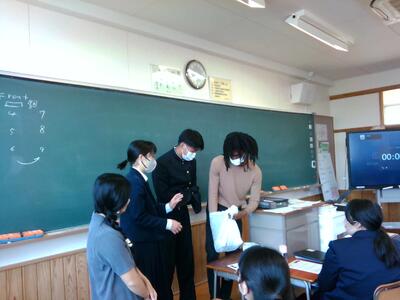 Students choosing their products