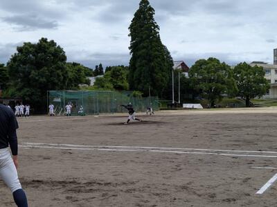 球磨工業戦で熱投する天草高校の投手です。