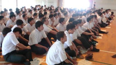 真剣に聞いています