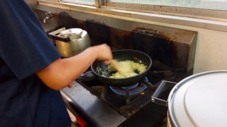 水泳部女子合宿チーズインハンバーグ