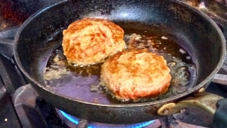 水泳部女子合宿チーズインハンバーグ