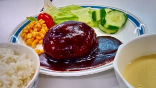 水泳部女子合宿チーズインハンバーグ