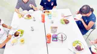 水泳部女子合宿チーズインハンバーグ