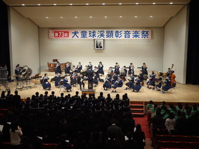 まずは「故郷の廃家」の伴奏です。