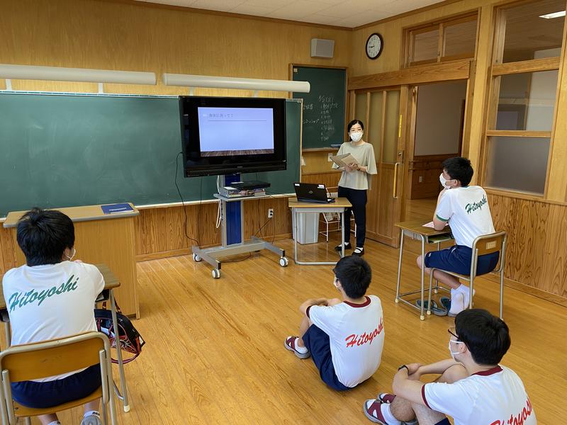 最初に養護教諭の永川先生から説明