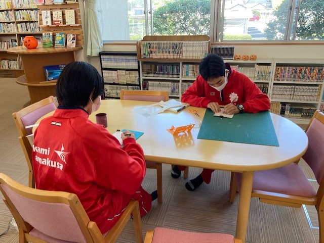 他の机でも作成中。