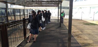 熊本地震で、右横ずれした断層