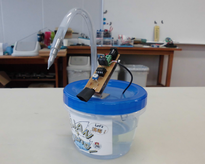 自動アルコール消毒器