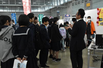 ＵＦＯキャッチャーに長蛇の列！