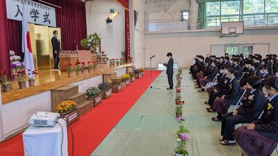 新入生総代宣誓