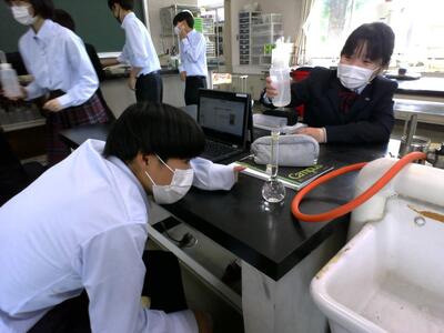 メスフラスコの操作