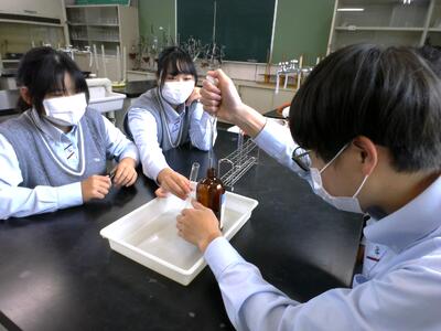 有機溶媒を加える