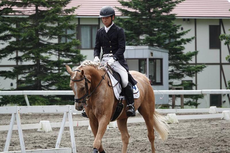 馬場馬術競技では３分間の試乗を行う。