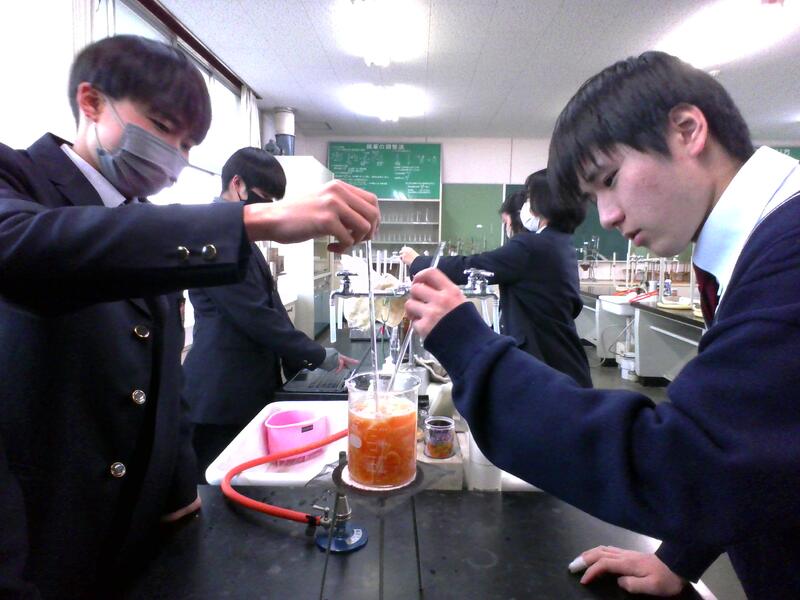 ４０℃を保ち、優しく混ぜます