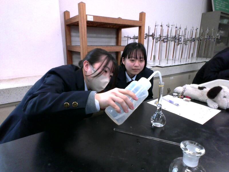 慎重に標線に合わせて