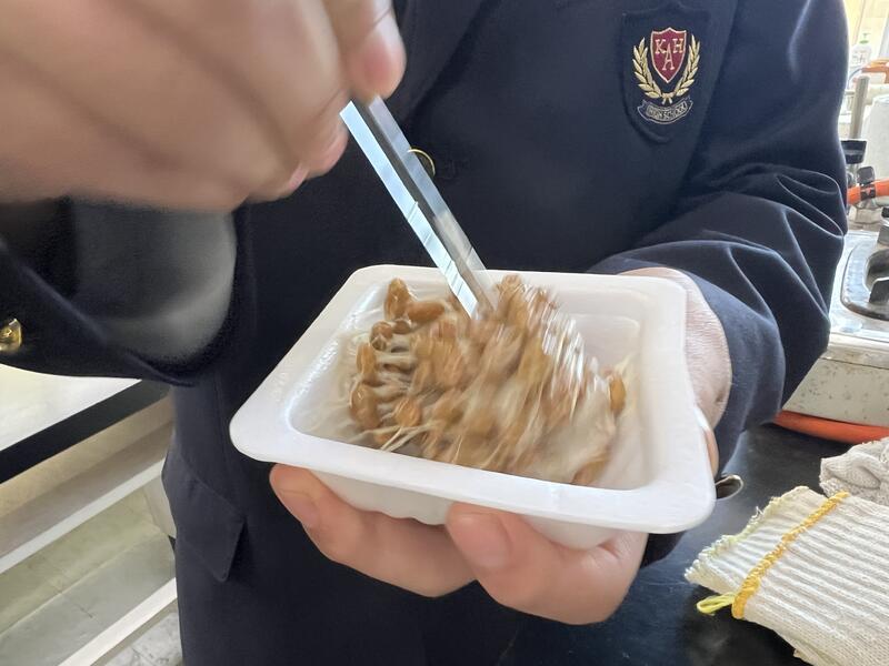 納豆を混ぜて粘り気を出す