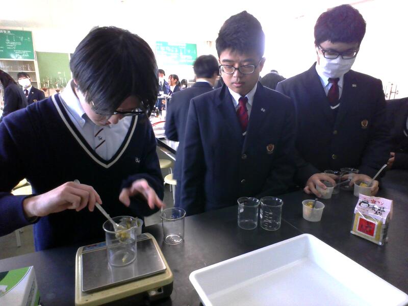 味噌をはかります