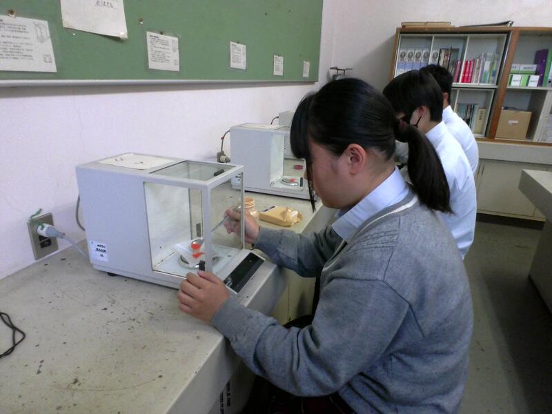 試薬をはかりとる