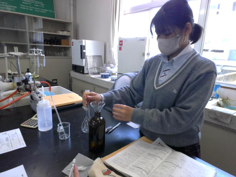 最後はビンに保存します