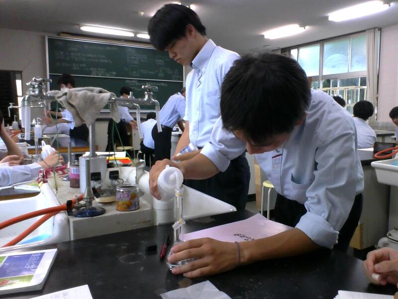 溶かして１００ｍｌに調整