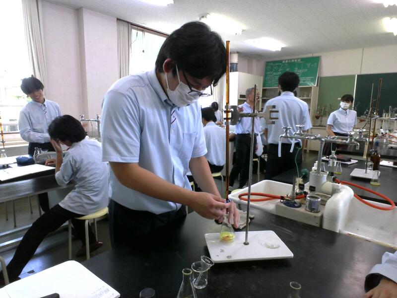 慎重に滴定する