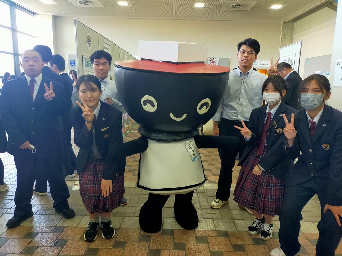 岩手県のマスコットと一緒に