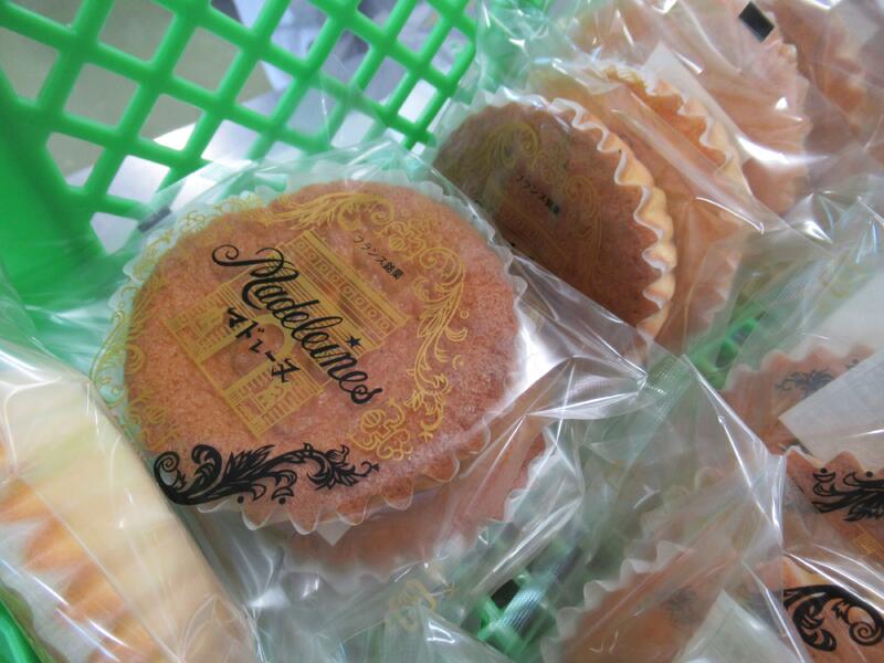 お土産のマドレーヌも手作り