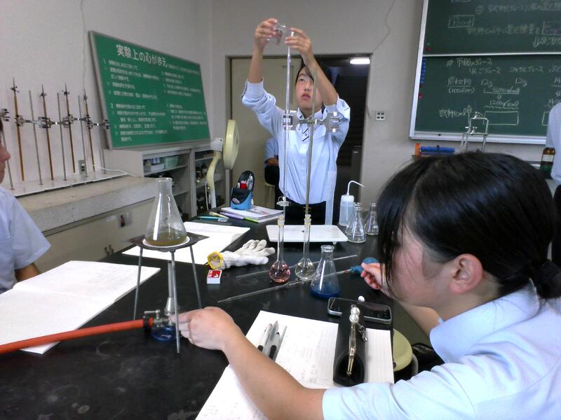 試薬を加えて加熱