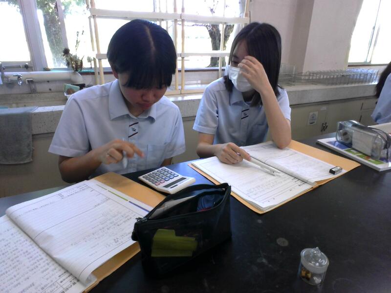 計算して水分を求めます