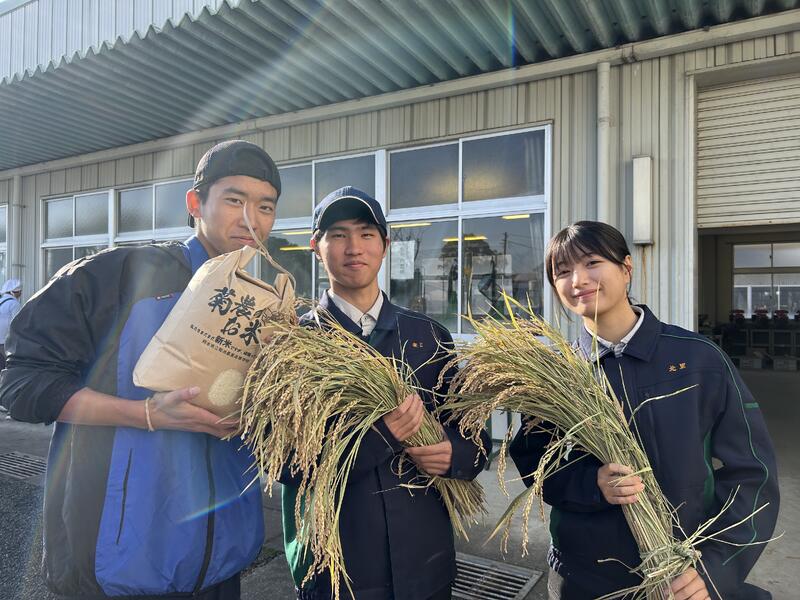 祭壇に飾った農業科のお米