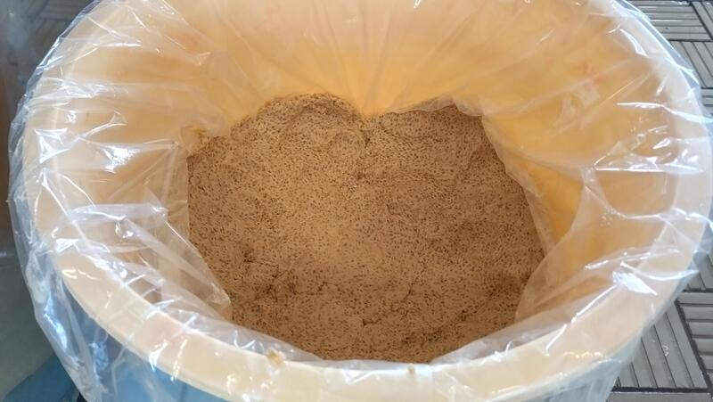 隙間なく詰めます