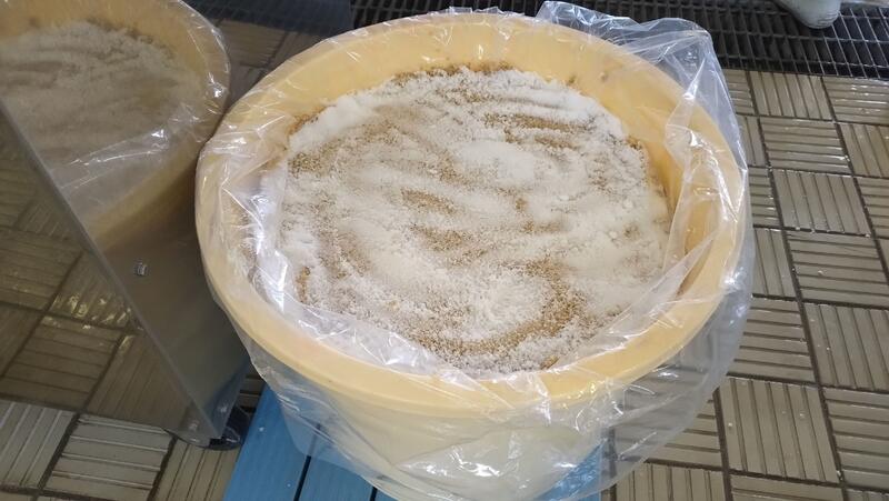 最後に塩を振って封をする