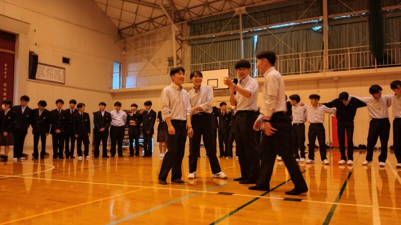 円陣を組みました