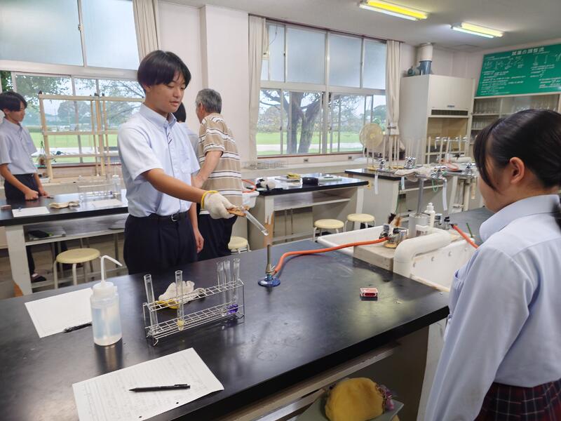 突沸に注意して加熱