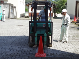 フォークリフト8