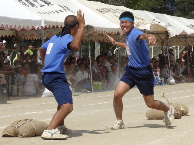 俵かつぎリレー10