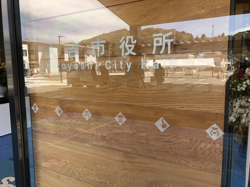 エントランスのステッカー