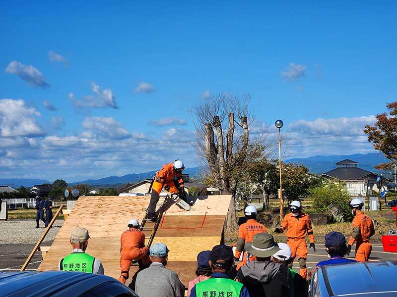 ④倒壊家屋からの救出・救助訓練