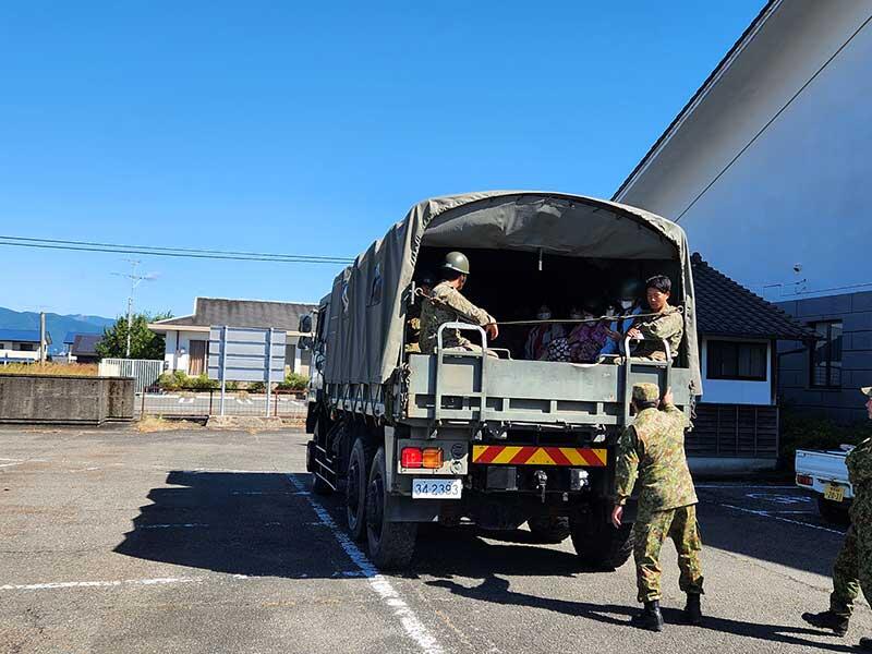 ⑦自衛隊の車両