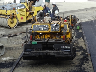 ミニアスファルトフィニッシャ1