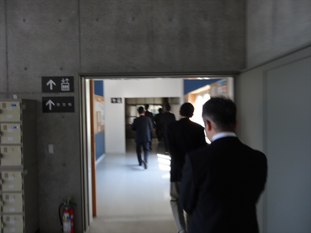 体育館への移動