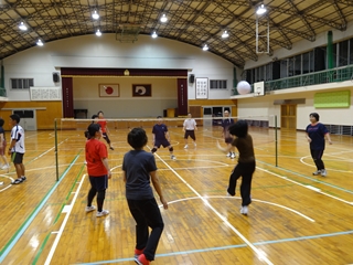 ビーチボールバレー練習3