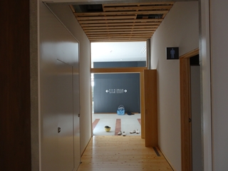 管理棟１階11