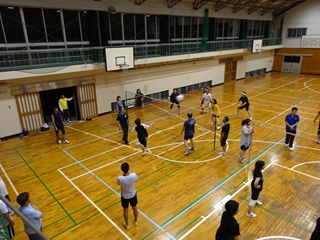 ビーチボールバレー練習1