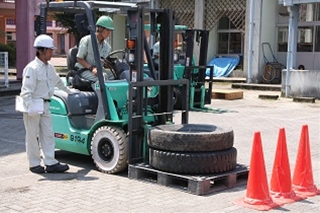 フォークリフト3