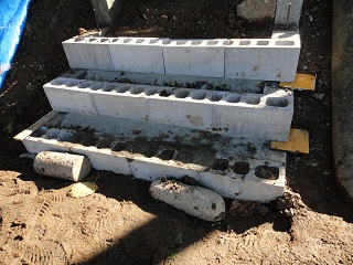 グラウンド階段8