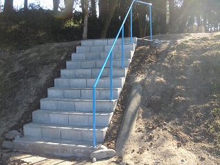 グラウンド階段15