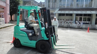 フォークリフト6