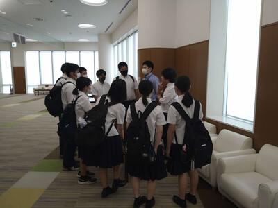 閉会後のミーティング