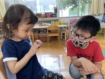 僕がとった抜け殻、触ってみてね。